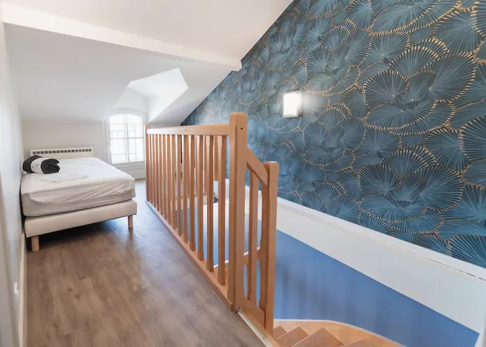 Le Verger : Familial Avec Piscine Pensión