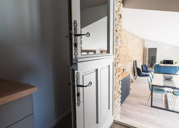 Le Verger : Familial Avec Piscine Pensión Vivonne