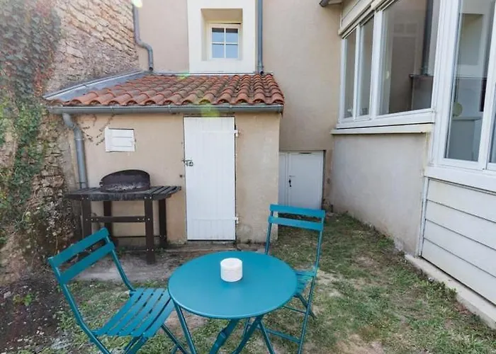 Le Verger : Familial Avec Piscine Pensión Vivonne