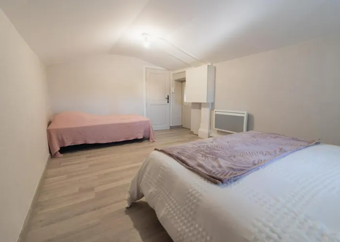 Le Verger : Familial Avec Piscine Pensión 3*