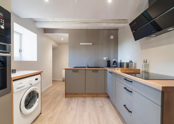 Le Verger : Familial Avec Piscine Pensión